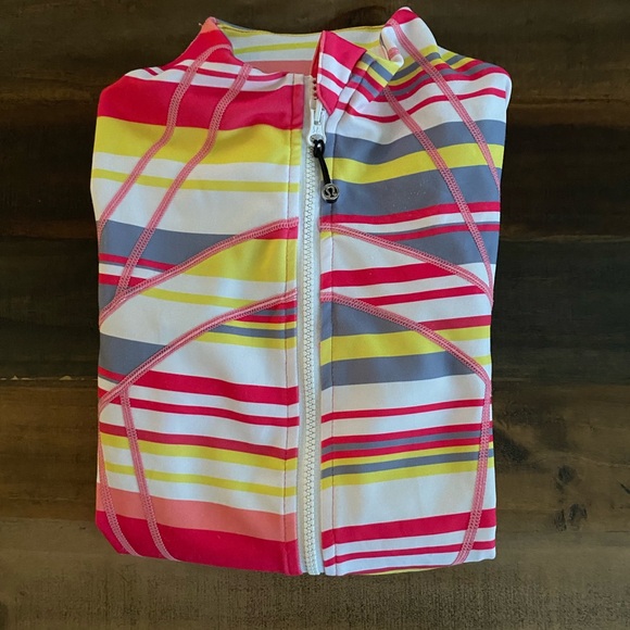 EUC Lululemon Define Jacket - Picture 11 of 11